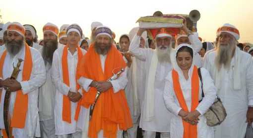 nagar-kirtan-on-the-eve-of-gurpurab